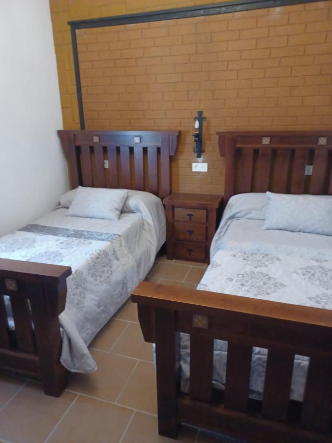 Villa Martinez Alquiler Rural Isabel Alcala del Valle Bagian luar foto